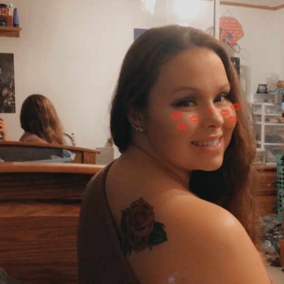 Meet your Posher, Taylor - Picture 7 of 12